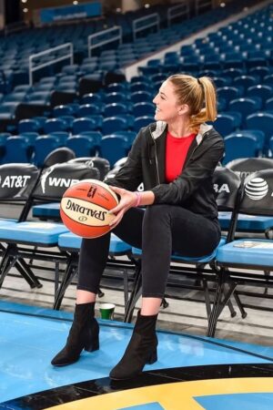 Katie Lou Samuelson hot basketball girl