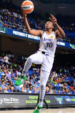 Nneka Ogwumike basketball