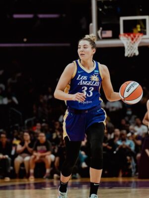 Katie Lou Samuelson dribbling